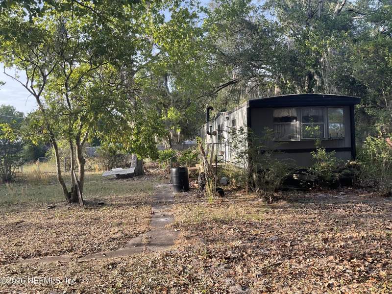 2 bedroom Mobile Home at 327 Celery Avenue #2, Whitehouse, Jacksonville — photo 4