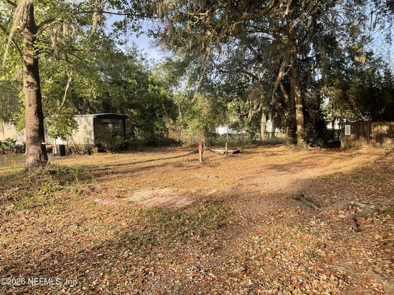 2 bedroom Mobile Home at 327 Celery Avenue #2, Whitehouse, Jacksonville — photo 5