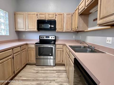 10150 Belle Rive Boulevard #904, Jacksonville FL - photo 8 of 44
