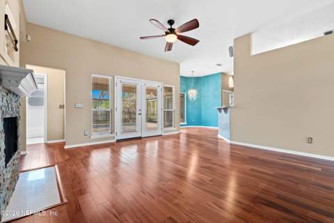 5562 Alden Bridge Drive, Jacksonville FL - photo 6 of 18