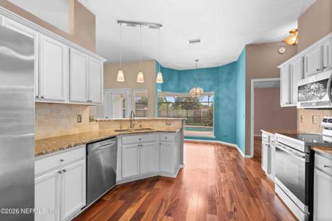 5562 Alden Bridge Drive, Jacksonville FL - photo 8 of 18