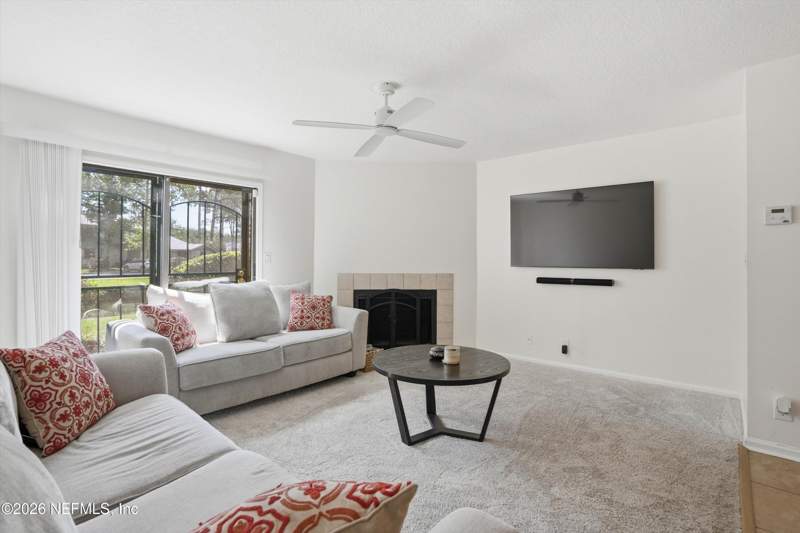 2 bedroom Condominium at 7701 Baymeadows Circle #1077, Village Green At Baymeadows, Jacksonville — photo 4