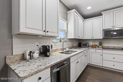 1027 Mayfair Creek Court, Jacksonville FL - photo 17 of 59