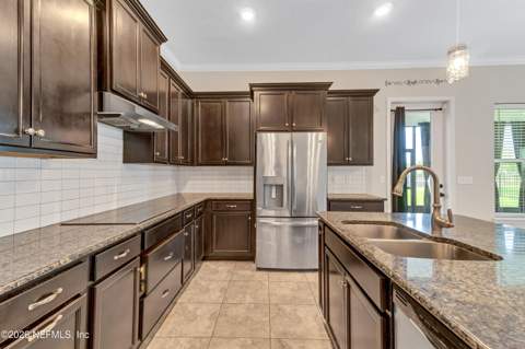 15715 Tisons Bluff Road, Jacksonville FL - photo 15 of 48