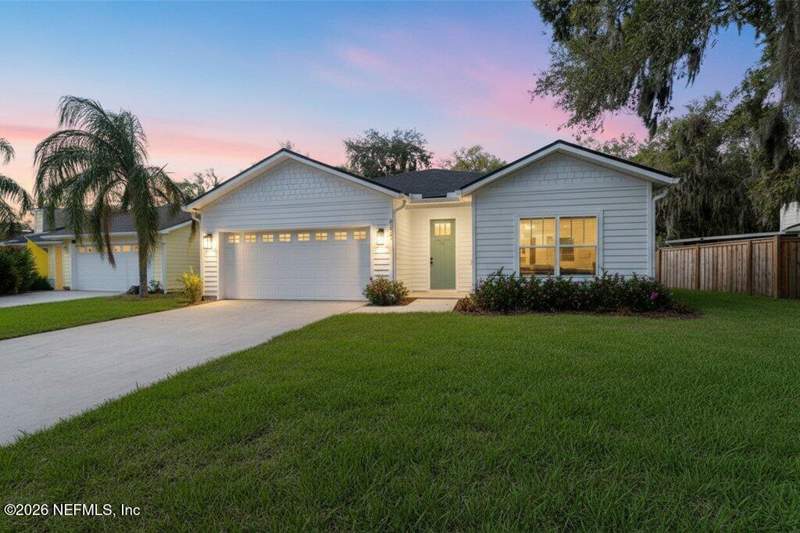 4 bedroom Single Family Residence at 8863 Hipps Road, Camfield Landing, Jacksonville — photo 3