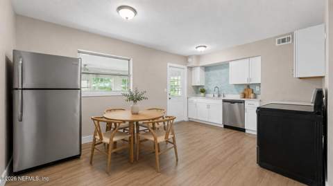 1425 Domas Drive, Jacksonville FL - photo 8 of 32