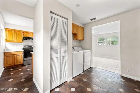 6781 Tinkerbell Lane, Jacksonville FL - photo 7 of 20