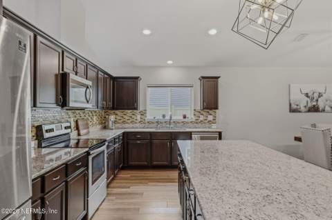 5138 Oak Bend Avenue, Jacksonville FL - photo 10 of 44