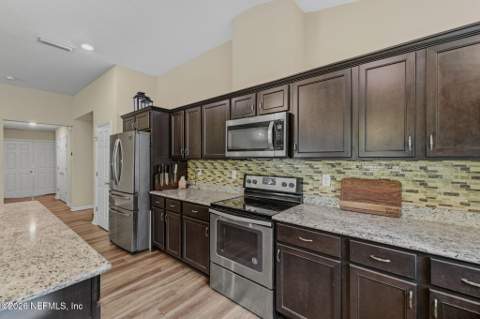 5138 Oak Bend Avenue, Jacksonville FL - photo 11 of 44