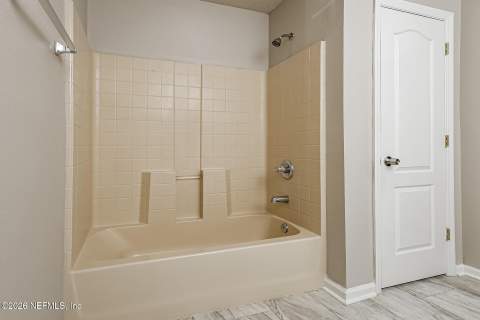 9750 Hazel Lake Drive, Jacksonville FL - photo 19 of 21