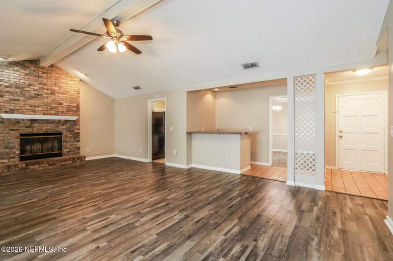 3 bedroom Single Family Residence at 7213 Secret Woods Drive, Secret Woods, Jacksonville — photo 4