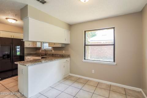 7213 Secret Woods Drive, Jacksonville FL - photo 7 of 21