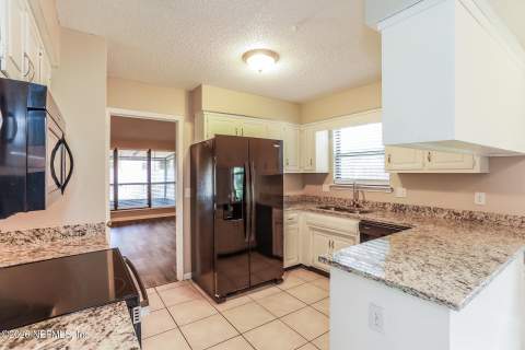 7213 Secret Woods Drive, Jacksonville FL - photo 9 of 21