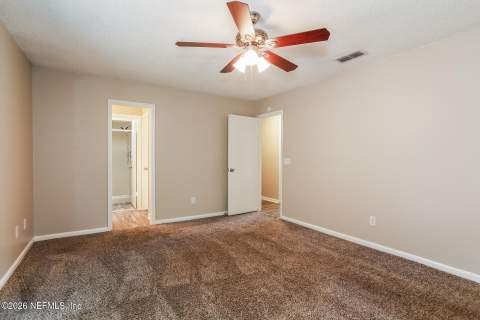 7213 Secret Woods Drive, Jacksonville FL - photo 13 of 21