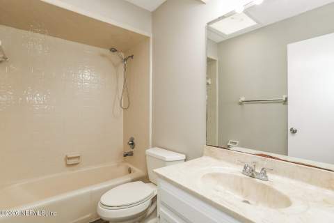 7213 Secret Woods Drive, Jacksonville FL - photo 15 of 21