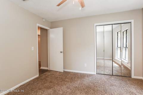 7213 Secret Woods Drive, Jacksonville FL - photo 17 of 21