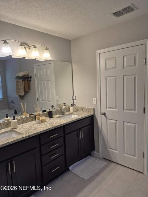 6093 Hyde Park Circle, Jacksonville FL - photo 10 of 23