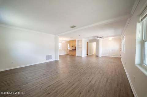 7762 Knoll Drive, Jacksonville FL - photo 6 of 26