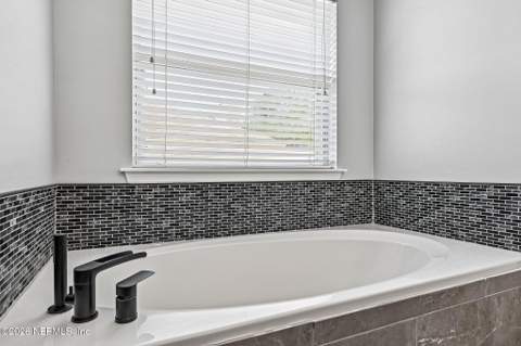 830 Wellhouse Drive, Jacksonville FL - photo 11 of 25