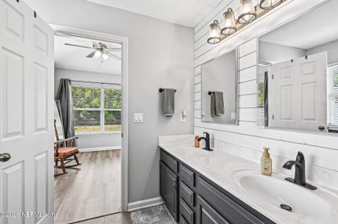 830 Wellhouse Drive, Jacksonville FL - photo 9 of 25