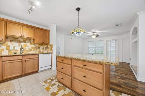 3591 Kernan Boulevard #403, Jacksonville FL - photo 7 of 39