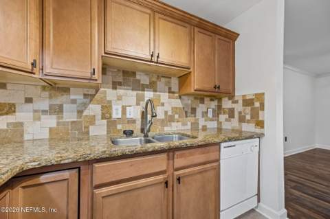 3591 Kernan Boulevard #403, Jacksonville FL - photo 10 of 39