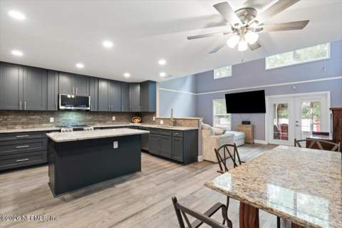11967 Chester Creek Road, Jacksonville FL - photo 10 of 51