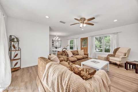 8924 Lopez Court, Jacksonville FL - photo 10 of 23