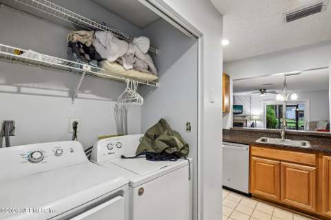 7701 Baymeadows Circle #1037, Jacksonville FL - photo 17 of 29