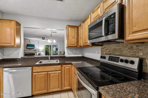 7701 Baymeadows Circle #1037, Jacksonville FL - photo 15 of 29