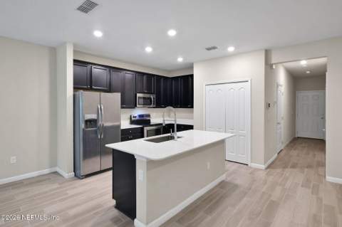 1625 Pottsburg Point Drive, Jacksonville FL - photo 17 of 41