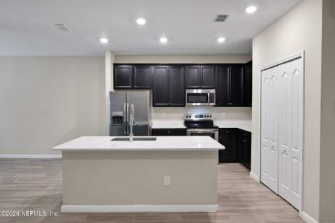 1625 Pottsburg Point Drive, Jacksonville FL - photo 19 of 41