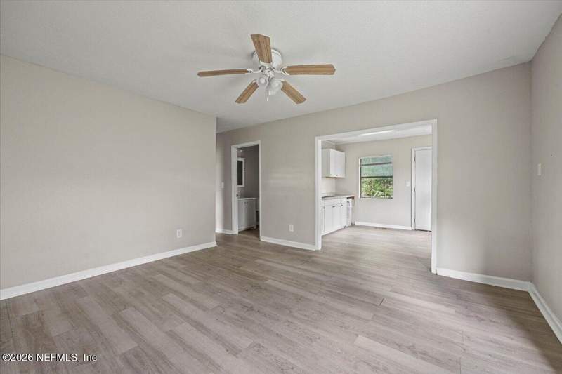 2 bedroom Single Family Residence at 1141 Lake Shore Boulevard, Seminole Gardens, Jacksonville — photo 3