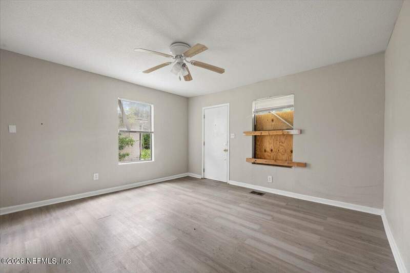 2 bedroom Single Family Residence at 1141 Lake Shore Boulevard, Seminole Gardens, Jacksonville — photo 5