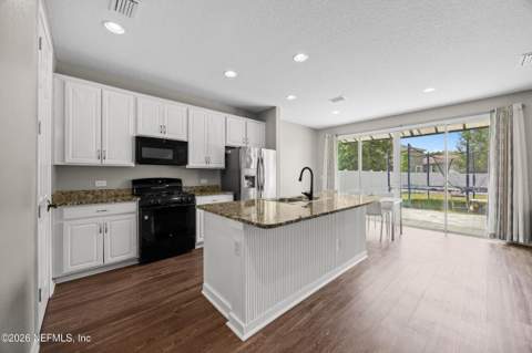 15096 Russell Bridge Drive, Jacksonville FL - photo 7 of 32