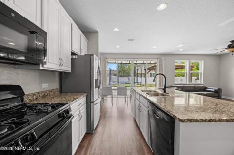 15096 Russell Bridge Drive, Jacksonville FL - photo 10 of 32