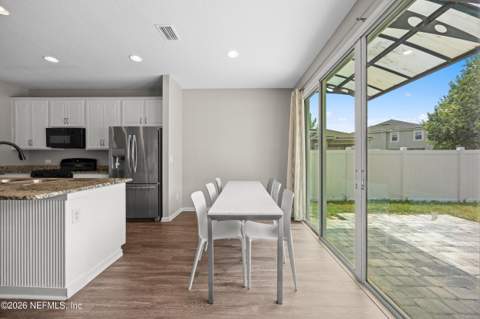 15096 Russell Bridge Drive, Jacksonville FL - photo 11 of 32