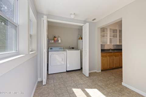 4618 Hercules Avenue, Jacksonville FL - photo 8 of 50