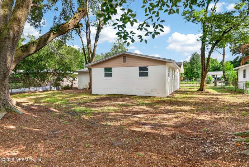 3 bedroom Single Family Residence at 8243 Lanette Street, Whitehouse, Jacksonville — photo 4