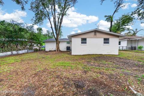 8243 Lanette Street, Jacksonville FL - photo 19 of 32