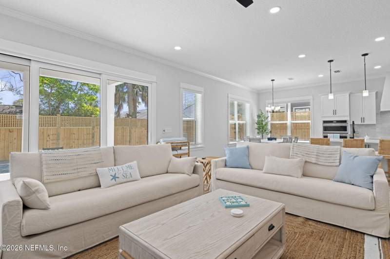 4 bedroom Single Family Residence at 620 Lower 8th Avenue, Oceanside Park, Jacksonville Beach — photo 5