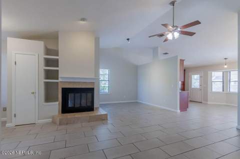 1639 Ponderosa Pine Drive, Jacksonville FL - photo 6 of 40