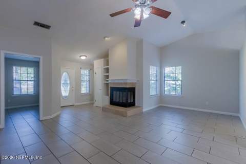 1639 Ponderosa Pine Drive, Jacksonville FL - photo 7 of 40