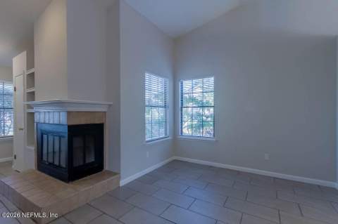 1639 Ponderosa Pine Drive, Jacksonville FL - photo 10 of 40