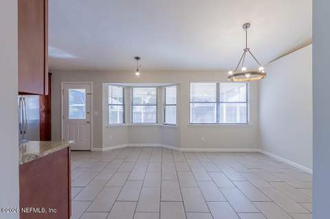 1639 Ponderosa Pine Drive, Jacksonville FL - photo 11 of 40