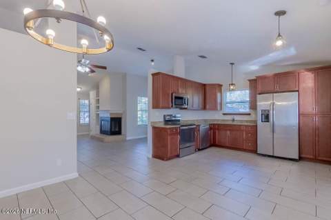 1639 Ponderosa Pine Drive, Jacksonville FL - photo 15 of 40