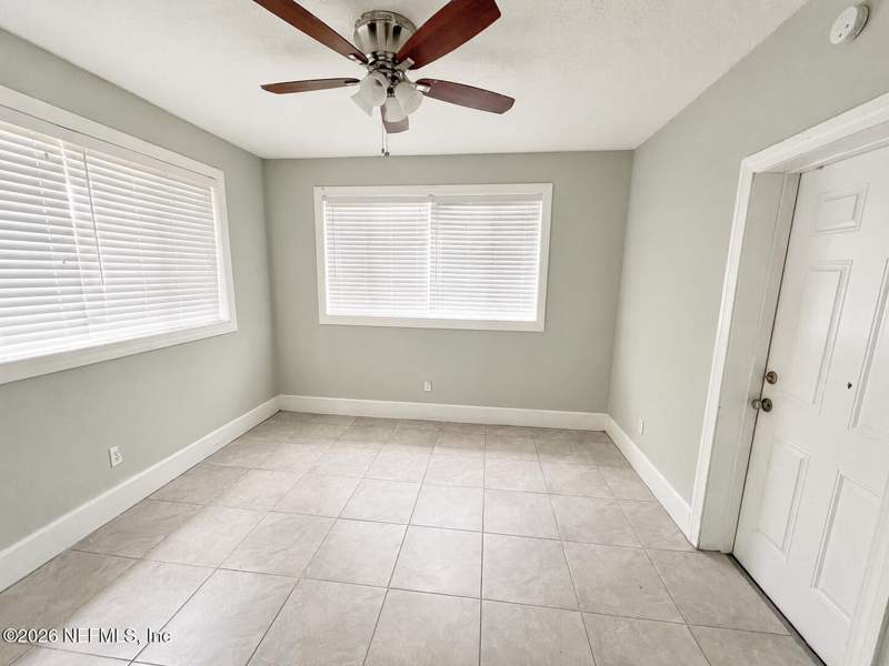 3 bedroom Single Family Residence at 5774 Cedar Oaks Drive, Cedar Oaks, Jacksonville — photo 2