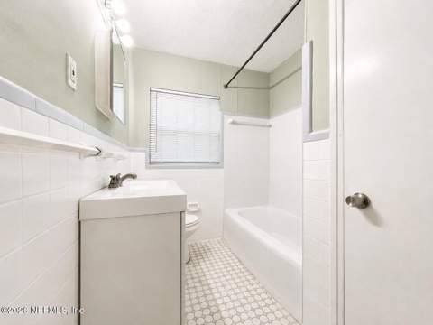 5774 Cedar Oaks Drive, Jacksonville FL - photo 8 of 33