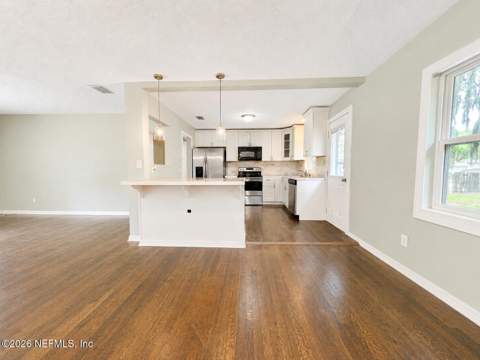 5774 Cedar Oaks Drive, Jacksonville FL - photo 13 of 33