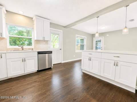 5774 Cedar Oaks Drive, Jacksonville FL - photo 15 of 33
